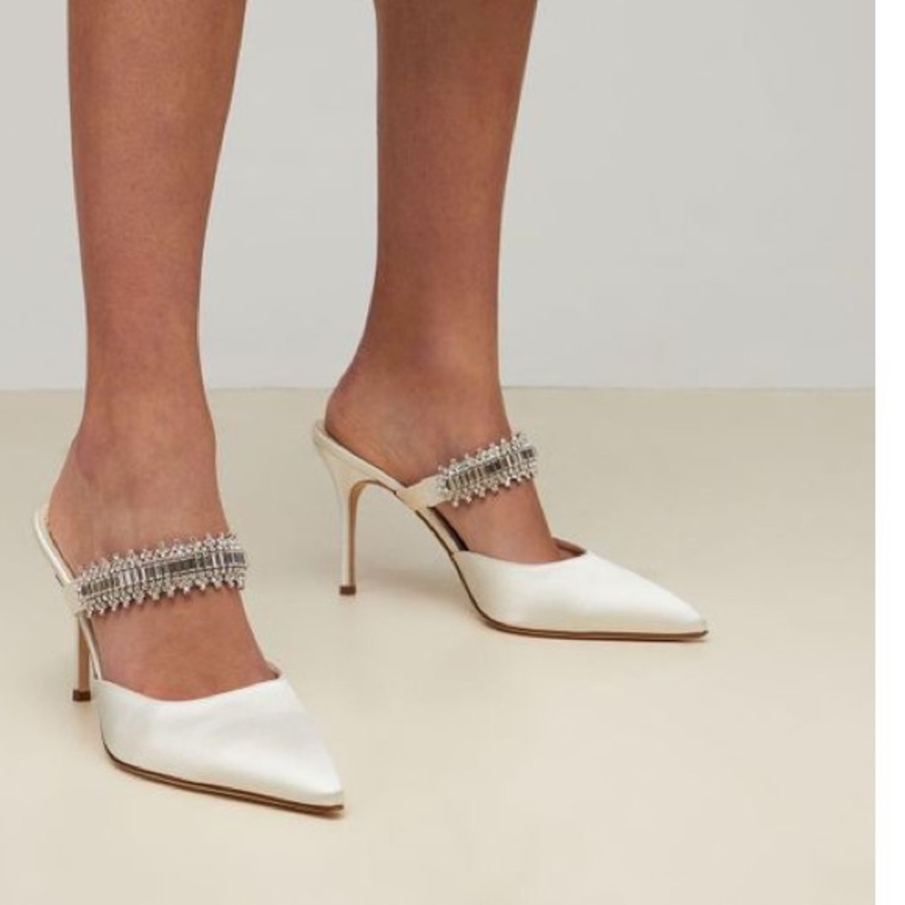 COPY - Manolo Blahnik 90mm Lutara Satin Mules